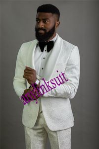 Estilo clásico Un botón Blanco Paisley Novio Esmoquin Chal Solapa Boda / Baile de graduación / Cena Padrinos de boda Hombres Trajes Blazer (Chaqueta + Pantalones + Chaleco + Corbata) W1461