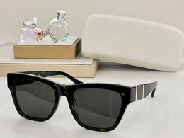 Klassieke zonnebril voor heren Dames 4457 Mode Retro Brillen Ontwerpers Buiten Strand Vierkante stijl Bril UV400 Anti-Ultraviolet Board Lens Volledig frame Willekeurige doos