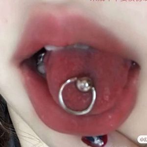 Klassieke zoete koele cirkel kan alcohol drinken titanium stalen ring gepersonaliseerde pittige meisje kleine tong nagel piercing sieraden