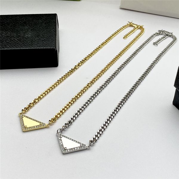Triángulo clásico Collares de diamantes Collar de cristal unisex Diseñador Collar de cadena gruesa de metal Triangular Hombres Mujeres Colgantes con caja