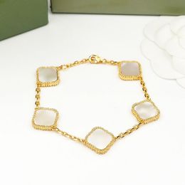 Klassiek van Clover Charm Bangle Woman Chain Set Moeder van Pearl Designer armbanden Luxe Jowery Gold Poled Flower Bracelet 6 Color Select