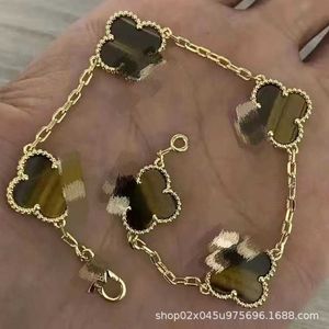 Accessoires de bijoux Van classiques 2024 Un incontournable pour l'été menant les bijoux Bracelet à quatre fleurs à quatre fleurs