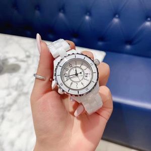 Klassiek veelzijdige hot selling horloge 33 mm keramisch horloge zegening meisje
