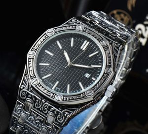 Classic Vintage Carved Design Collection Man Watch Economie Designer Luxe horloges Quartz uurwerk Horloge Polshorloge