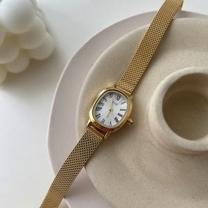 Klassieke vintage mode stijl ovale quartz horloge vrouwen roestvrijstalen lederen band luxe accessoires voor vrouwelijk
