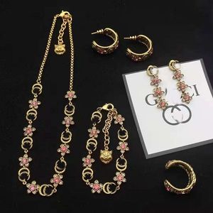 Klassieke vintage roze bloem ketting eerste letter G armband oorbellen oorbellen ontwerper meisje armband set