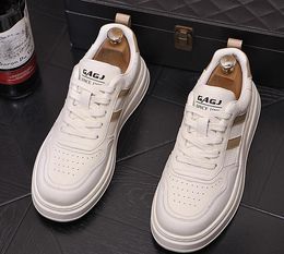 Classique Blanc Simplicité Baskets Légères Chaussures De Designer Hommes Robe D'affaires Chaussures De Fête De Mariage Mode À Lacets Casual Fond Épais Conduite Mocassins