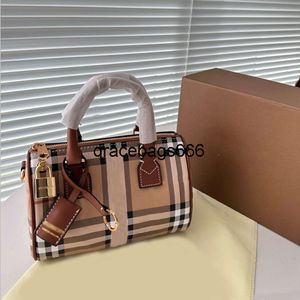 Sac à bandoulière Classic Woman Designer Sac à provisions en cuir Lady Botes Boston Boston Femmes Crossbody Body Purse Pourse portefeuille décontracté Gift 241191PE-6