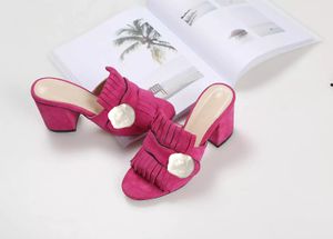 Femme classique Sandales Lady Summer Designer Sandales Boucle en métal Cuir sexy chaussures à talons hauts Talon grossier Demi-pantoufles grande taille 34-42