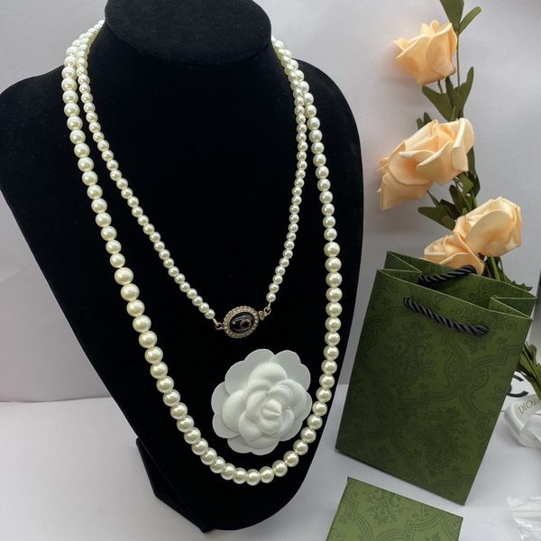 Classique Femmes Perle Double Couche Collier Long Double Lettre Collier Chaîne Designer Chandail Chaîne Sautoirs Colliers Bijoux De Mariage Avec Vert Boîte D'origine Timbres