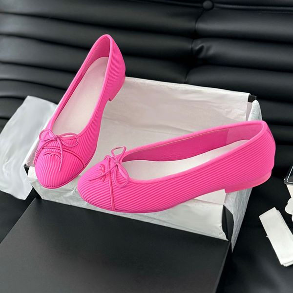 Chaussure de ballet pour femmes classiques Slip sur chaussures habillées Locs de dames avec bowknot en velours côtelé à rugures 24ss Mary Jane chaussure bleue rose rose fille en tulle chaussure de loisirs en tulle