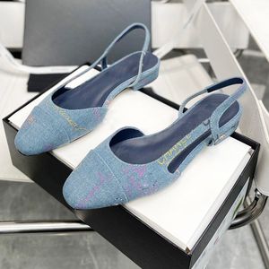 Sandalias clásicas de tacón grueso para mujer, zapatos de vestir con punta redonda, zapatillas de mezclilla con letras abiertas, zapatos de diseñador de lujo, zapatos informales para mujer, toboganes de gran tamaño