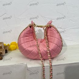 Bolsa de crlescente de mujer clásica envoltura de hombro hardware de desgaste hardware de ajuste de metal bolsas de muñeca bolsas con caja de maquillaje acolchado corrugado diseñador de 23x14cm