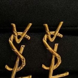Klassieke antieke gouden brief Stud Oorbellen voor vrouwen Europese Amerikaanse populaire trendy elegante designer logo oorbellen alfabet oorbellen bruiloft sieraden cadeau