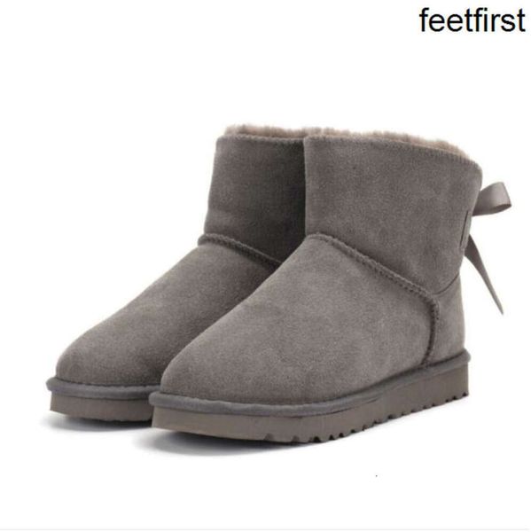 Botas clásicas de invierno para mujer, cortas, para nieve, 1 lazo, bota para mantener el calor, piel de vaca, piel de oveja, piel de felpa con tarjeta para bolsa para el polvo, bonito regalo, zapatos de mujer de alta calidad Favorito