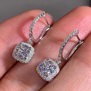 Klassieke ontwerper 18K witgoud vergulde vierkante vorm Zirkonia Clip-on oorbellen voor dames Saffierkristal Diamanten oorbellen Dangle Earring Anti-allergie