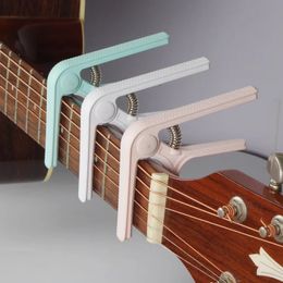 Klassieke elektrische gitaar tuner accessoires plastic staal draagbare elektrische gitaar capo guitarra rijstinstrumenten