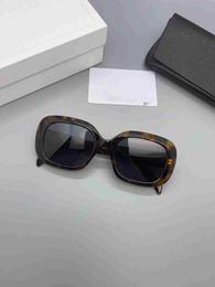 Klassieke Symbole-serie Metalen zonnebril voor heren Comfortabel, vloeiend lijnontwerp Hoogtepunten Dynamisch beschermoogframe Stijlvolle herenbril Rijglas