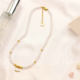 Classique Femmes De Luxe Designer Collier Ras Du Cou Pendentif Chaîne 18K Plaqué Or Lettre Perle Colliers De Mariage Bijoux Accessoires Cadeaux
