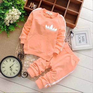 Diseñador clásico de moda para niños Conjuntos de ropa Ropa para niños Trajes 2 piezas Causal Spring Pullover Algodón largo O-cuello Niñas Niños Sudaderas de tela Pantalones deportivos bebé