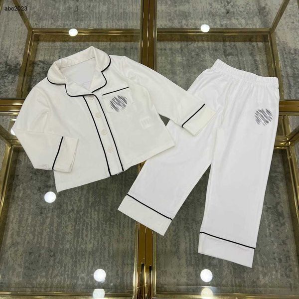 Clásicos Baby Pajamas Diseñador de niños ropa de niña niña Tamaño de la ropa de noche 100-160 Camisa de manga larga para niños y pantalones de cintura elástica 24 de mares