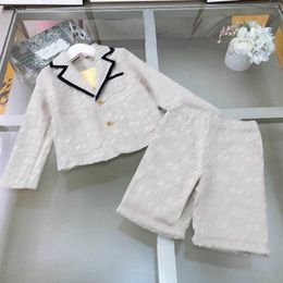 Klassiekers baby trainingspakken ontwerper kinderen formele kleding maat 90-160 logo bedrukt grote revers lange mouwen jas en shorts jan20