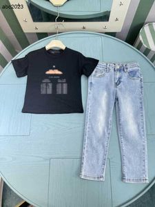Classics Baby Tracksuits Summer Boys Boys Set Kids Designer Vêtements Taille de 100-150 cm à manches courtes et jeans bleu lavé 24mai