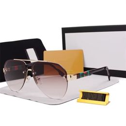 Klassiek merkontwerper Ultralichte zonnebril met groot frame voor dames en heren Modieuze kikkerbril voor buiten rijden, die beschermt tegen fel licht