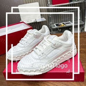 Classics Designer Chaussures sportives Femmes hommes Sports Skate Chaussures Luxury Valentinolies Sneakers Running Woman Valentinosneakers 747