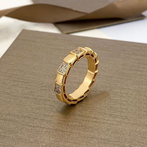 Classiques Designer Anneaux de mariage Rose Gold Silver 4mm Bague Serpentine Type 18K Plaqué or avec diamants pour les amoureux Bague Anniversaire Bijoux de mode Cadeau