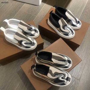 Classics kinderschoenen Colorblocking babysneakers met geruit ontwerp Maat 26-35 Inclusief dozen Instapper meisjes jongens designer schoenen 24Feb20