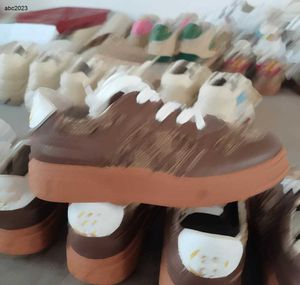 Klassiekers Kids Sneakers Gradiëntontwerp Bruine Babyschoenen Maat 26-35 Hoogwaardige merkverpakking Lace-Up Girls Boys Designer Shoes 24 May