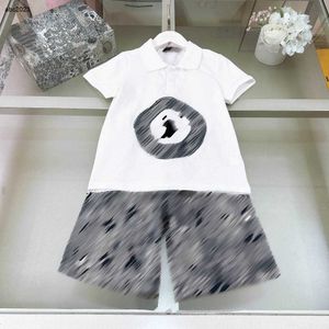 Classics Kids Tracksuit T-shirt Broidered Logo Set Clothes Baby Clothes Taille 110-160 cm Polo à manches courtes et shorts en jean 24MA