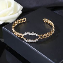 LETTRE CLASSIQUES C BANGE FEMME Men Cclies Ouverture Cuff Le luxe Designer Bijoux Femmes C Logo Bracelet Gold Chanells Charm Bracelets 1232