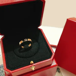 Classics Love Ring Designer Ring For Women 4 mm 5 mm 6 mm Ring 18K Gold avec des diamants Bijoux de créateurs pour les amants ALLAGES DE MARIAGE ANNIVERSAIR