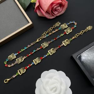 Classiques De Luxe Conçu Colliers D Lettre Cristal Couleur Diamants Perle Pendentifs Boucle D'oreille Femmes Bracelet En Laiton Dames Designer Bijoux HDS2 --- 023