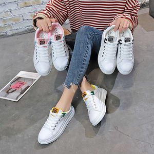 Classics White Shoes Platform Sneakers Dames Kwaliteit PU Loafers Vrouw Flats Low-Cut-Lace-up Mode Walking Run Toenemende 3CM Y0907