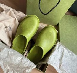Classiques femmes plate-forme sandales perforées chaussures d'été haut designer femmes pantoufles couleurs bonbon clair haut talon hauteur 5.5CM