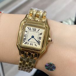 Clásicos Relojes sin mangas para mujer Movimiento de cuarzo suizo Reloj de vestir dorado Lady Square Caja de acero de precisión con esfera plateada Puntero de acero azul en forma de espada 27 * 37 mm