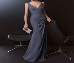 Chic 2020 longue robe de soirée en mousseline de soie pour mère Vneck longueur de plancher sirène robes de bal pas cher robe de soirée formelle avec des perles Rob1868260