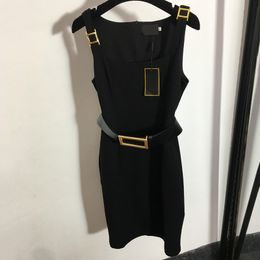 Vestidos sin mangas de cinturón con clases Faldas de botones dorados Mujeres Vestidos casuales negros Sexy Vest Diseñador de falda larga