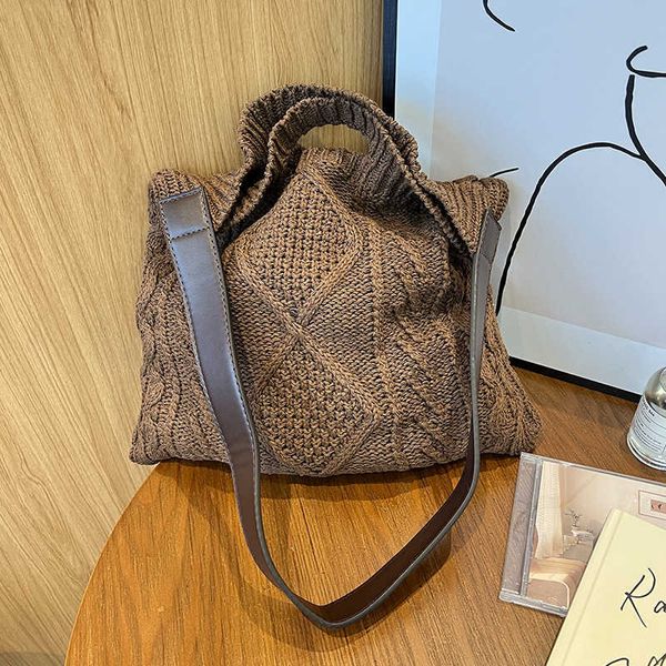 Bolsos de noche con clase Bolso cruzado de color chocolate para mujer Moda de invierno combinado con un cubo de hombro diario coreano de gran capacidad con forma de diamante sólido