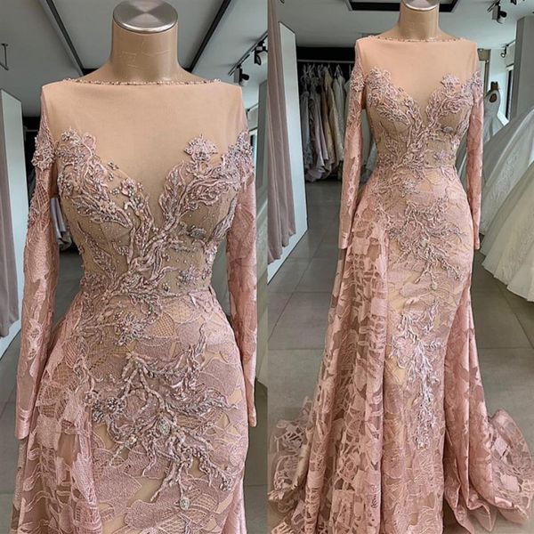 Robes de soirée élégantes en dentelle à manches longues Sheer Bateau Neck Beaded Overskirt Robes de bal Balayage Train Une ligne Plus Size Dress280M