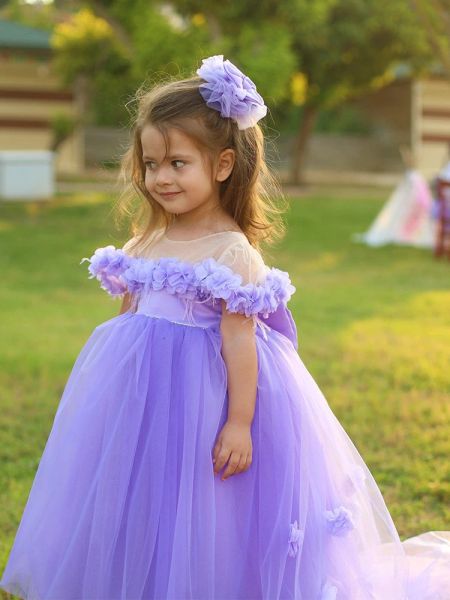 Robes longues de demoiselle d'honneur violettes pour filles, col bijou, en tulle, manches courtes avec nœud, fleurs faites à la main, robe de bal, longueur au sol, sur mesure pour fête de mariage