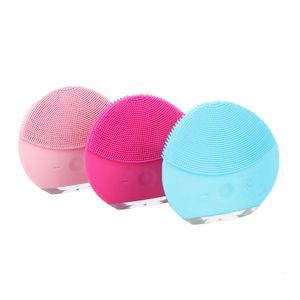 Accessoires voor schoonmaakgereedschap Mini ultrasone reinigingsborstel Siliconen elektrische Sonic Gezichtshuid wassen Massager Oplaadbare USB-mee-eter verwijderaar 230907