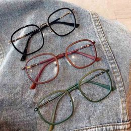 Clear Slim Delicate Fashion Gafas de sol Marcos Multi Frame Design Square Gafas ópticas concisas con anillos de color 7 colores al por mayor