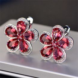 Pendientes de clip para mujeres S925 Flower Artificial Ruby Ear Studs Vintage Boda Bridal Brincos Joyas finas 240516
