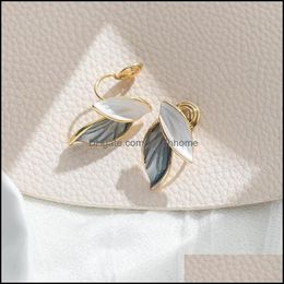 Clip-on schroef rug oorbellen sieraden Koreaanse aankomst metalen trendy frisse mooie zoete grijze bladclip op f dhkmm