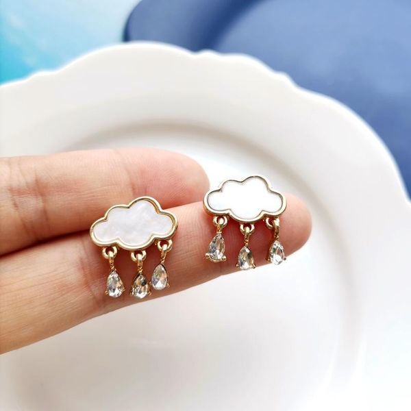 Boucles d'oreilles Clip-on Vis Back Summer Cloud Raindrop Clip On Boucles d'oreilles Simple Petit Mignon Blanc Cloud Sans Piercing Pour Enfants Filles WomenClip-on