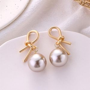 Boucles d'oreilles à Clip à vis en métal Vintage, grandes perles brillantes, Design irrégulier géométrique pour femmes et filles, oreille Non percée Cl268D